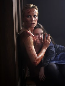 Роуз прячет Шэрон от бойни