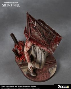 Silent Hill x Dead by Daylight Red Pyramid Thing (The Executioner) 1/6  Scale Premium Statue