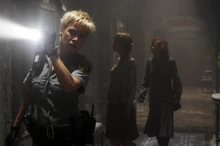 Роуз вместе с Сибил и Анной в «Гранд-Отеле»