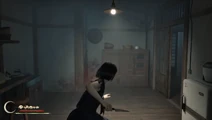 Hinako Shimizu holding a knife in Silent Hill ƒ.