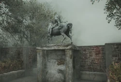 Patrick Chester statue in Silent Hill 2 (2024).