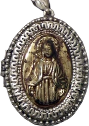 Медальон Роуз с изображением Марии