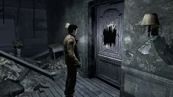 Алекс разговаривает с  в номере 301.