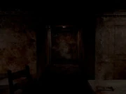 Pasillo en la oscuridad.