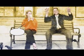 Douglas hablando con Rosy sobre sus visiones.