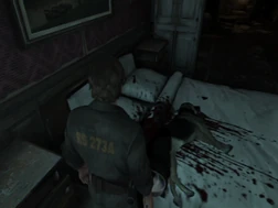 El perro muerto en la cama.