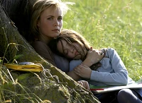 Sharon con su madre.