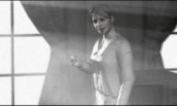 Mary en el video de James.