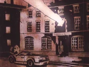 Los agentes llegan fuera del Lakeview Hotel