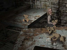 Laura jugando con un oso de peluche.