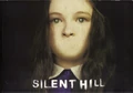 Alessa en un cartel de Silent Hill.