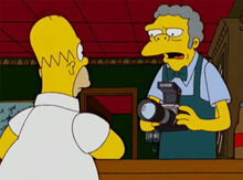 Moe entrega camera homer