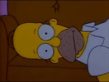 Homer deitado no sofa assist indo tv.jpg (79 kB) Homer deitado no sofa assistindo televisão.