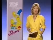 Narrator's short introduction to The Simpsons at its very first German premiere on ZDF channel, before followed by the German intro of the first season.