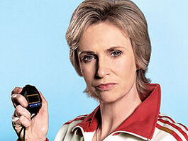 Jane Lynch, na série 'Glee' (Foto: Divulgação)