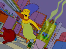 Marge desmaio cozinha faxina