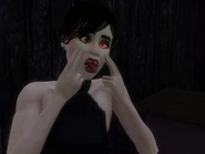 Эльвира делает «глупую рожицу»