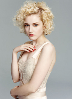 Julia Garner - IMDb