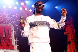 Snoop-dogg-performance-oct-2016-billboard-1548
