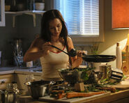 S03E01-Borders-Promo-33.jpg (686 KB)