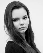 ElinePowell10.jpeg (103 KB)