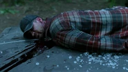 S01E02-The-Lure-022-Dead-man.jpg (234 KB)