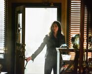 S03E01-Borders-Promo-06.jpg (55 KB)