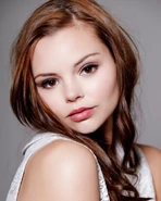 ElinePowell6.jpeg (57 KB)