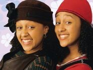 Tia-and-tamera-mowry-starred-in-the-series-sister-sister-which-was-about-twins-with-opposite-personalities