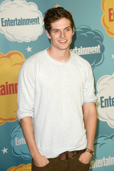 Daniel Sharman, Wiki