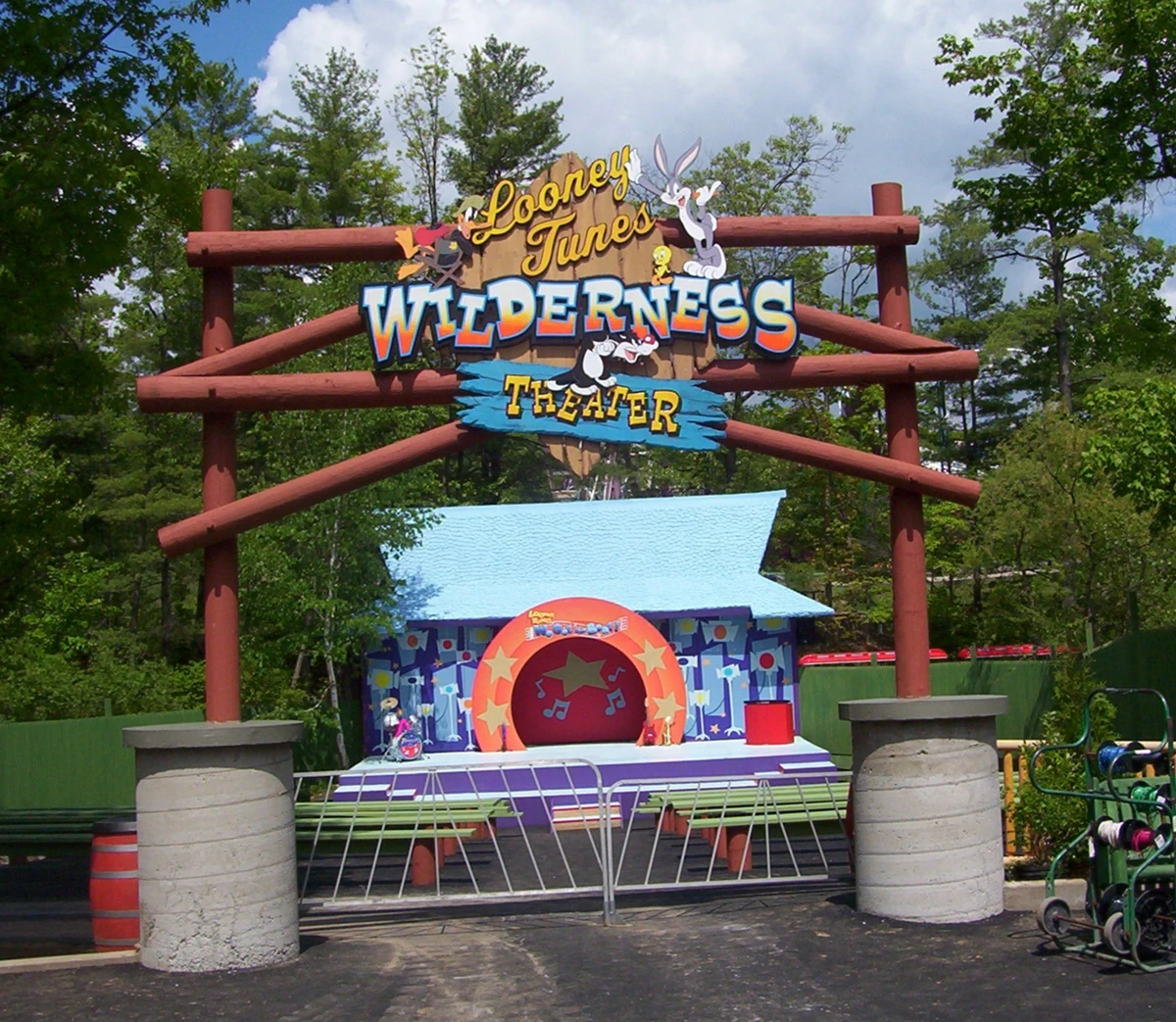 Looney Tunes Wilderness Theater | Six Flags Wiki | Fandom