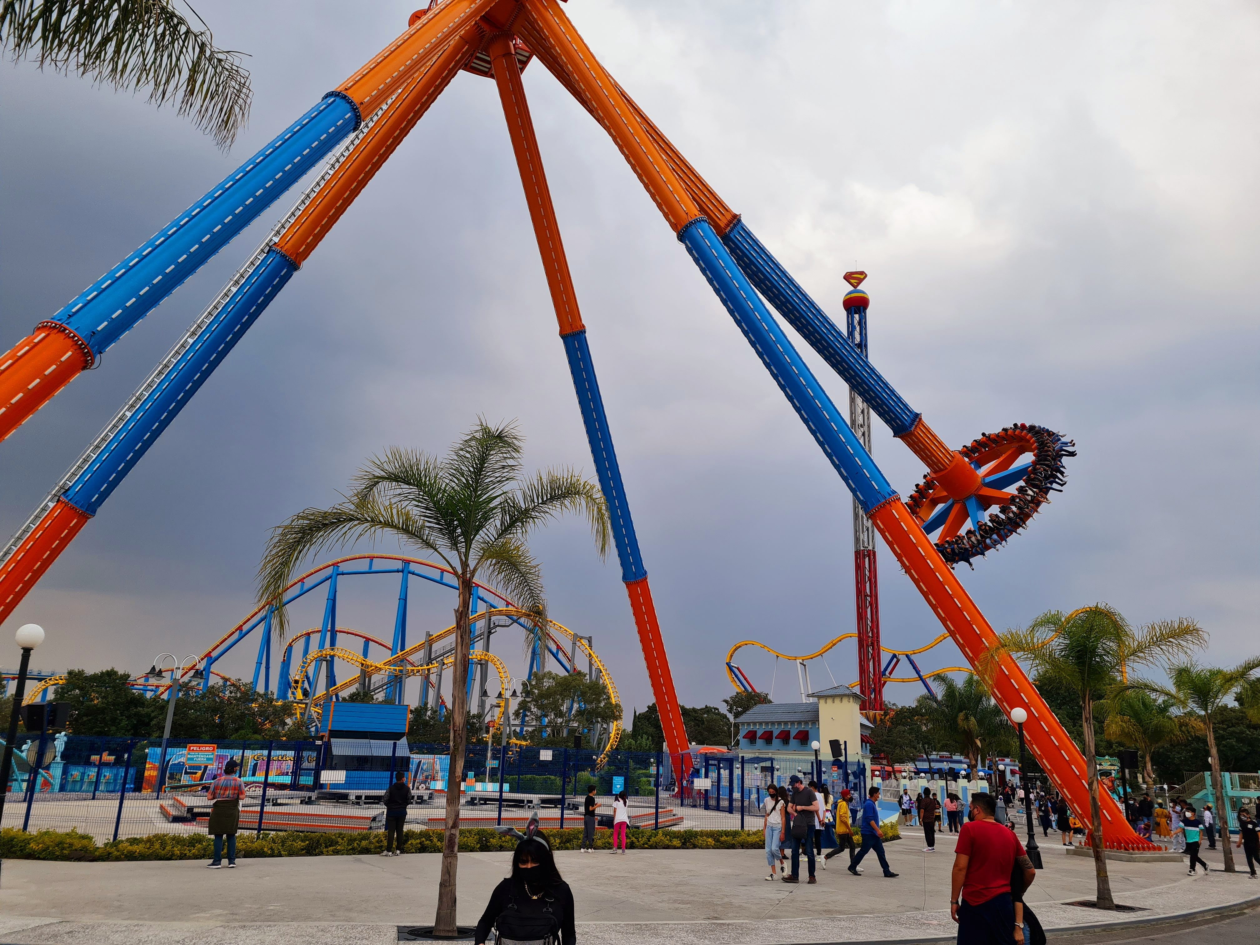 CraZanity (Six Flags Mexico) | Six Flags Wiki | Fandom