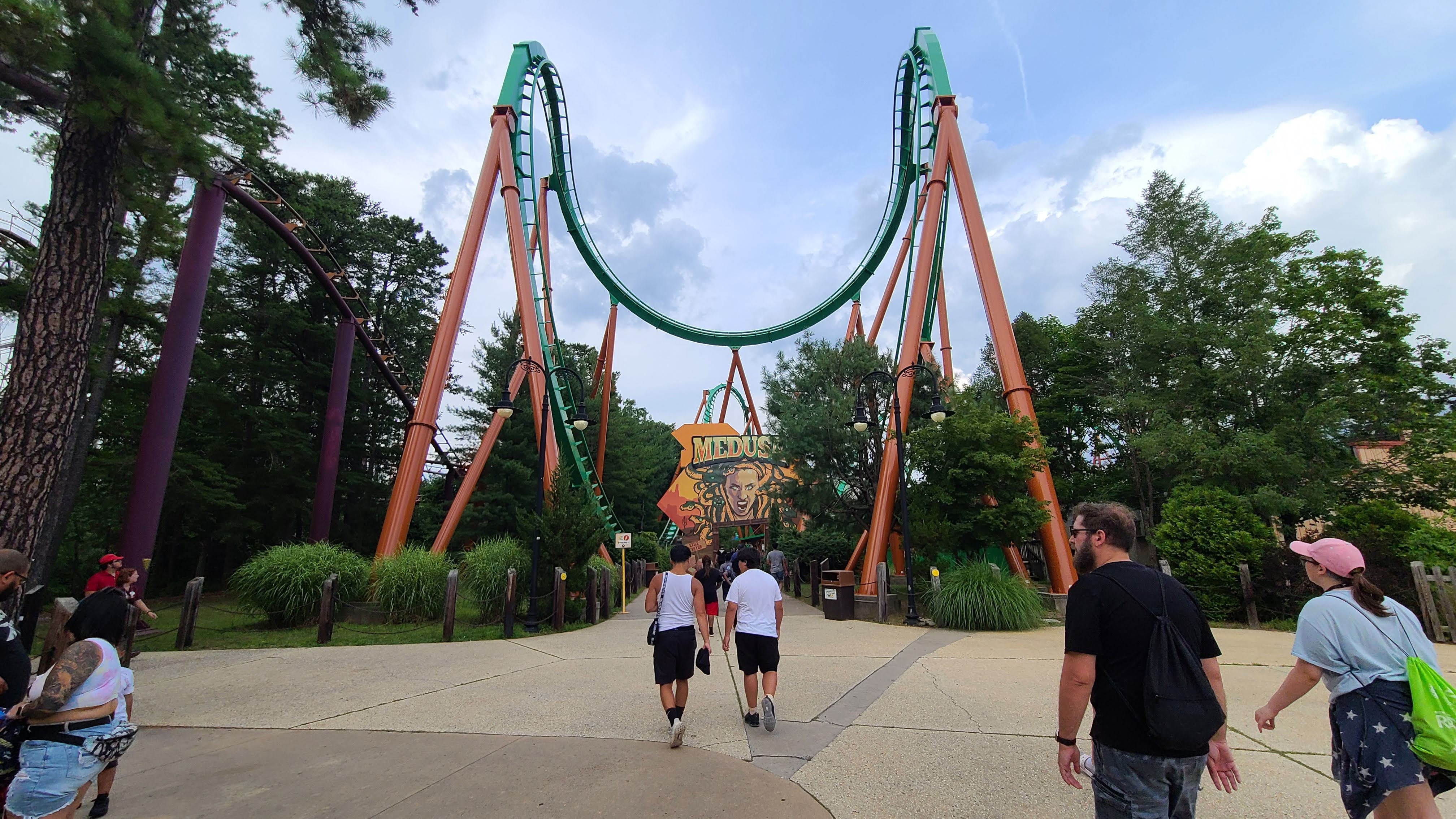 Jersey Devil Coaster, SFGA] from the entrance plaza. : r/rollercoasters