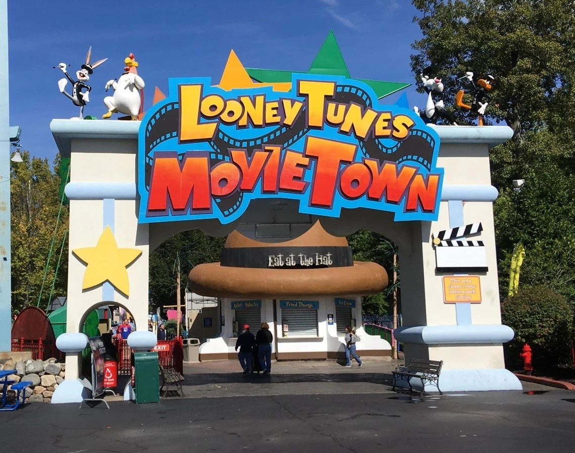 Looney Tunes Movie Town (Six Flags New England) | Six Flags Wiki | Fandom