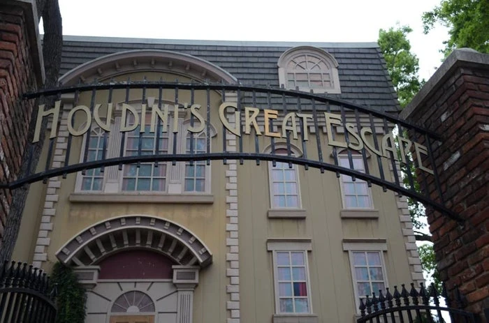 effe - 遊遊の国 / Escapeland effe - 遊遊の国 / Escapeland effe - 遊遊の国 / Escapeland Escape