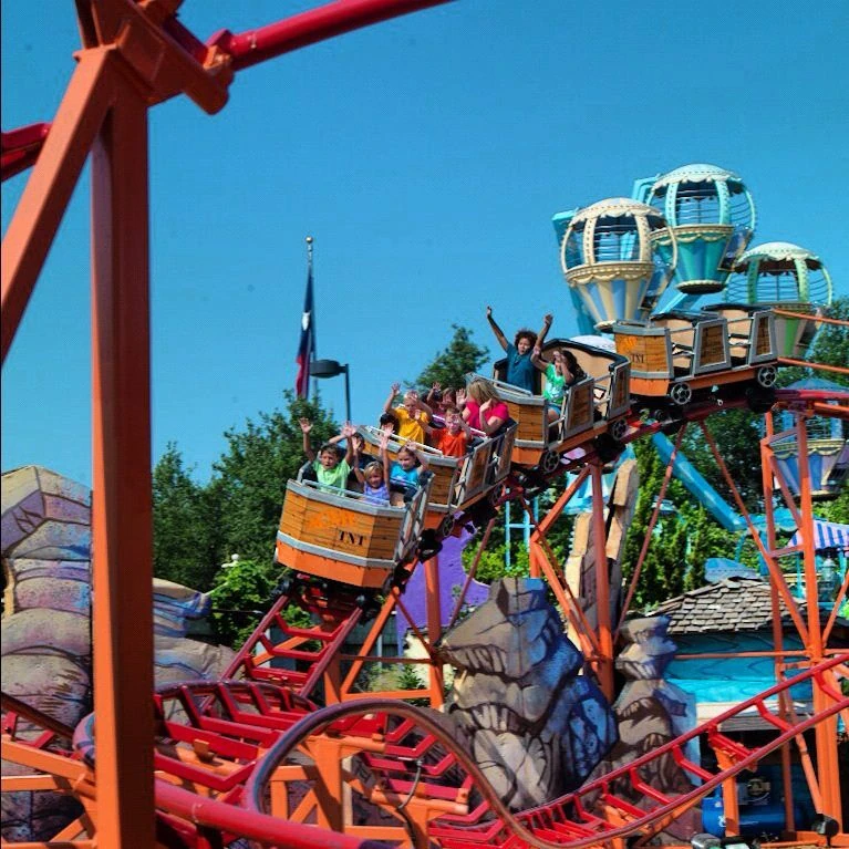 Wile E. Coyote's Grand Canyon Blaster | Six Flags Wiki | Fandom