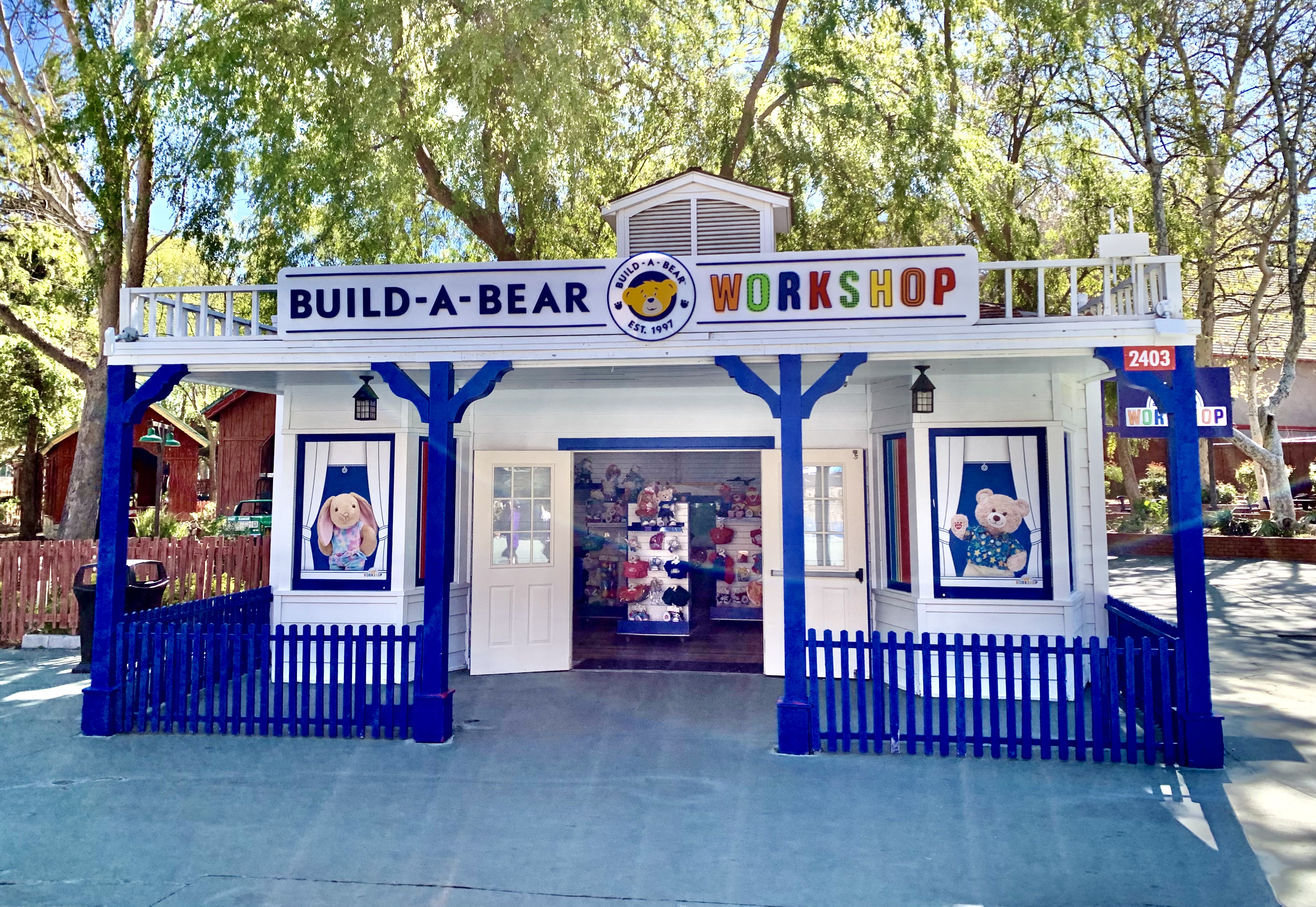 Build-A-Bear Workshop, Attractions