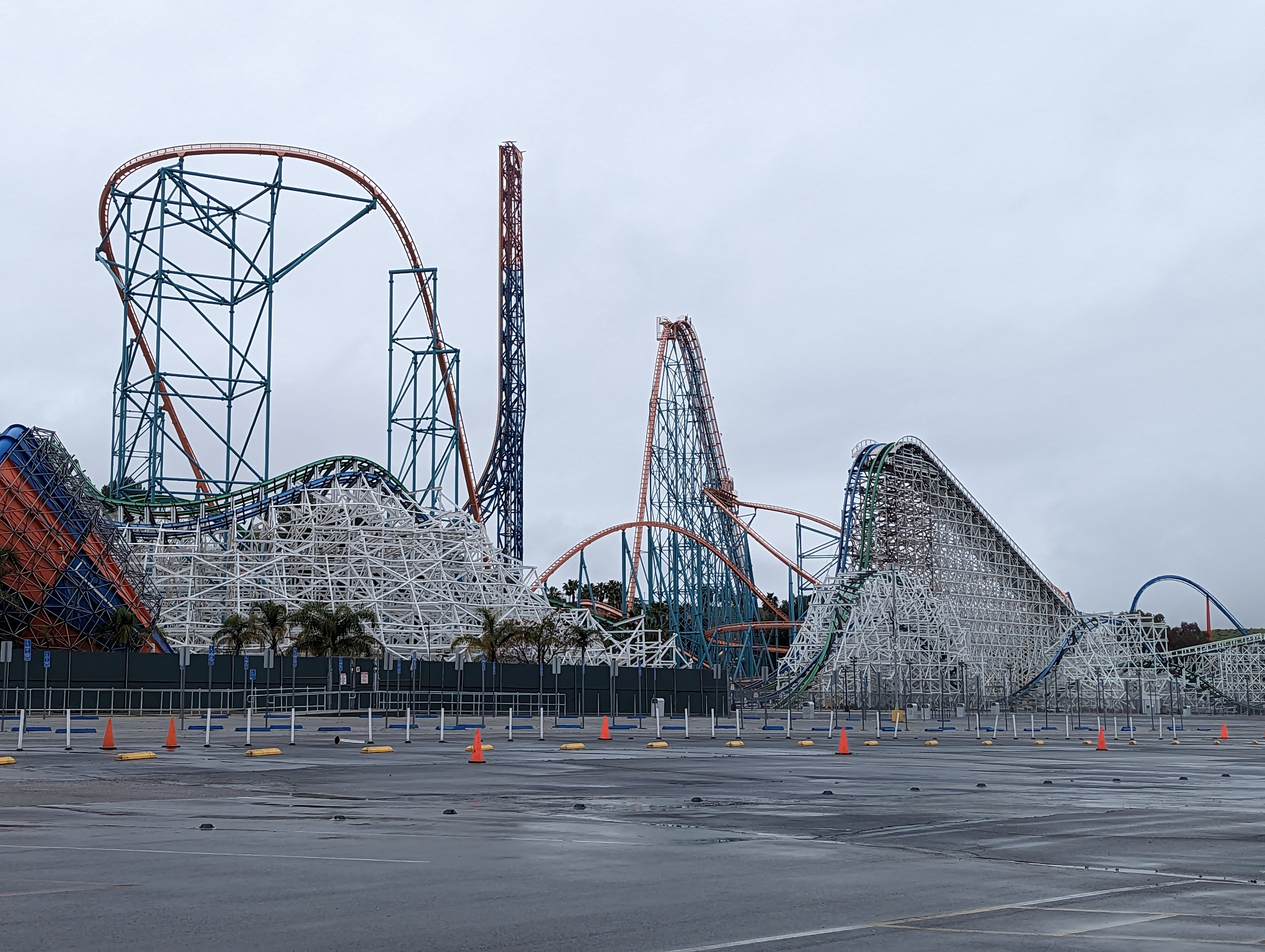 Six Flags' Colossus wood roller coaster to close Saturday - Los