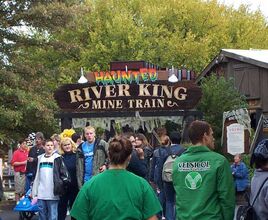 SFStL-10-19-02-haunted-river-king-mine-train