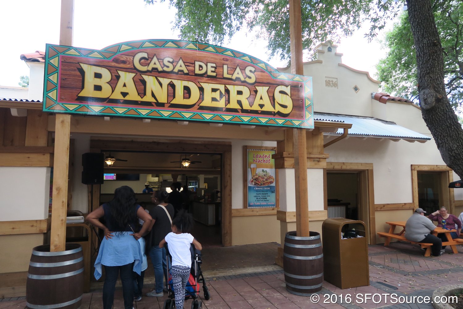 Casa De Las Banderas Six Flags Wiki Fandom