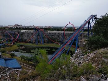 Superman Krypton Coaster's Hillside View