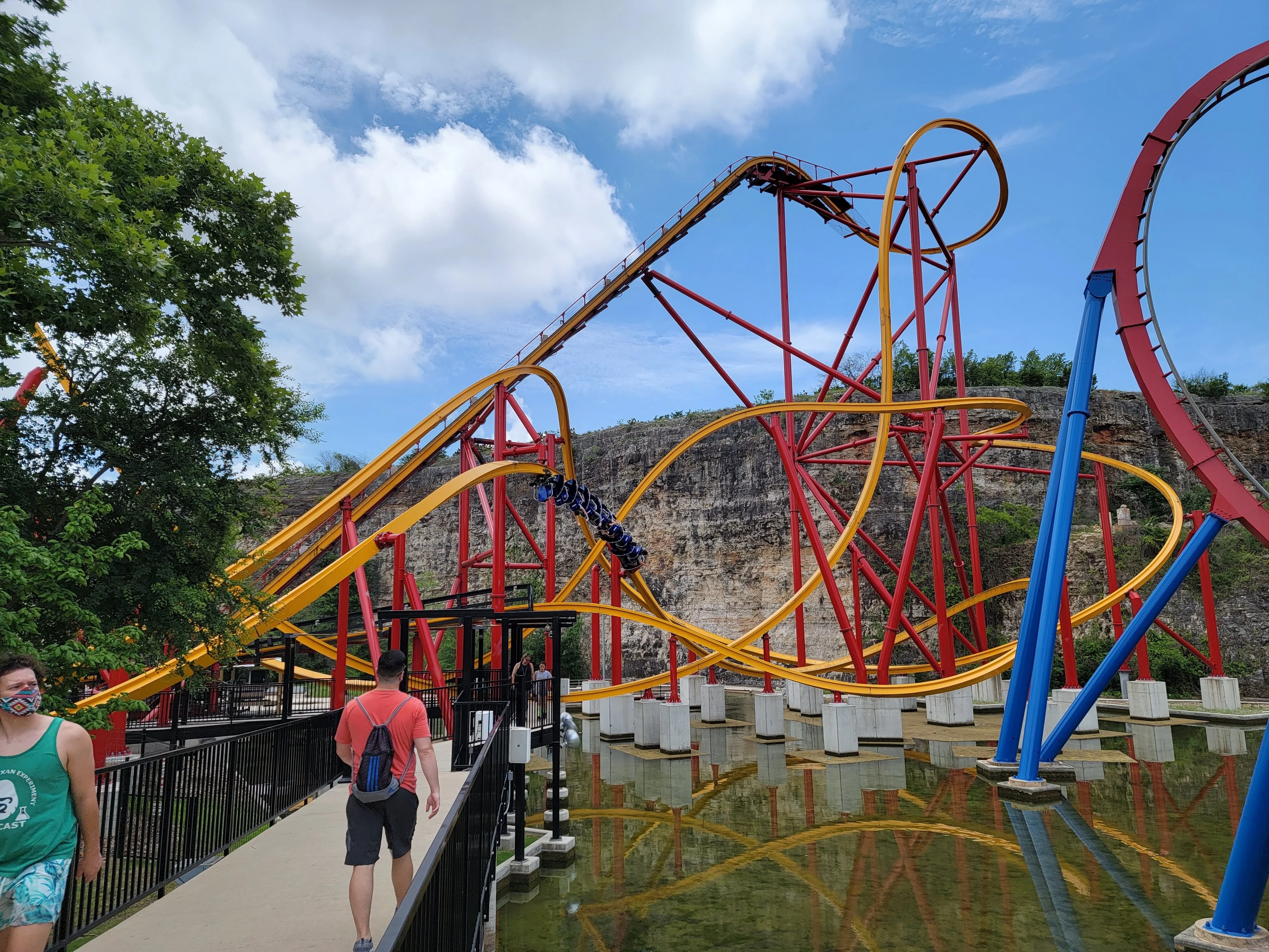 Wonder Woman Golden Lasso Coaster | Six Flags Wiki | Fandom