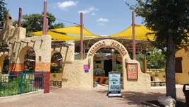 Teatro Fiesta's Exterior
