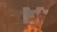 Смотрит на бегущего Планджермена в эпизоде 68.