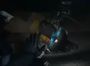 ...и, принимая верное решение, героически падает в недры шахты лифта, спасая своих друзей и жертвуя своей жизнью.