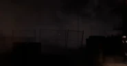 Забегают в тёмный переулок.