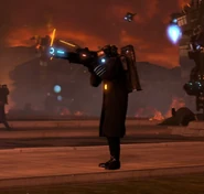 Прицеливающийся Снайпер Камерамен (вид вблизи)