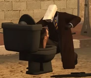 Кулаками избивает Скибиди Туалета.