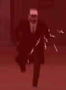 Стреломет694.png (26 КБ) Один из Камераменов близнецов бежит с стрелометом в руках.