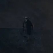 Показывает большой палец вверх Титану Камерамену.